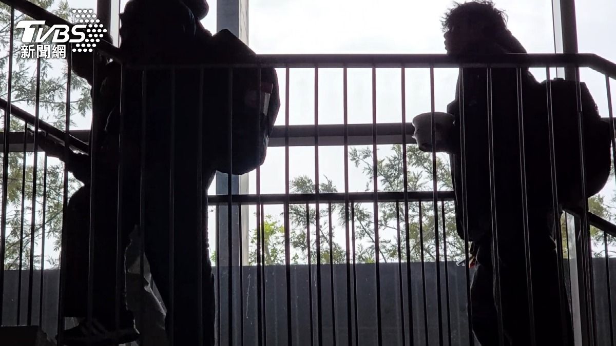 自殺重返十大死因 醫師憂壓力世代危機 (圖/TVBS)