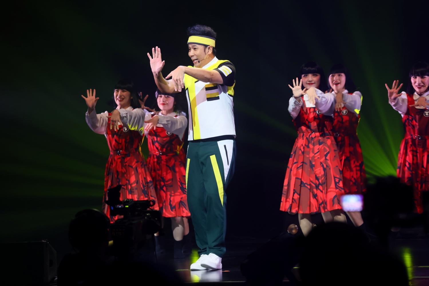 香蕉哥哥一起跟avantgardey帶動唱。（圖／B'in Live Entertainment提供）