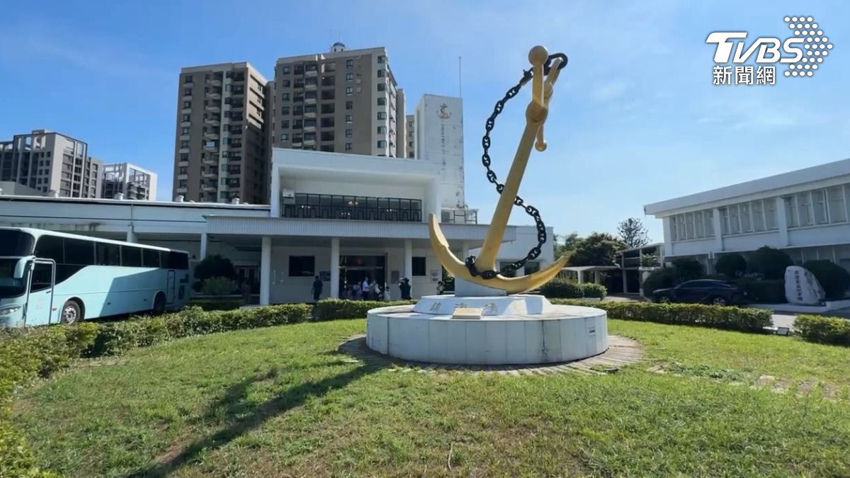 左營海軍「四海一家」傳出只營業到今年底,業者提到年底之後是委外經營,但還是讓不少人十分不捨(圖/TVBS)