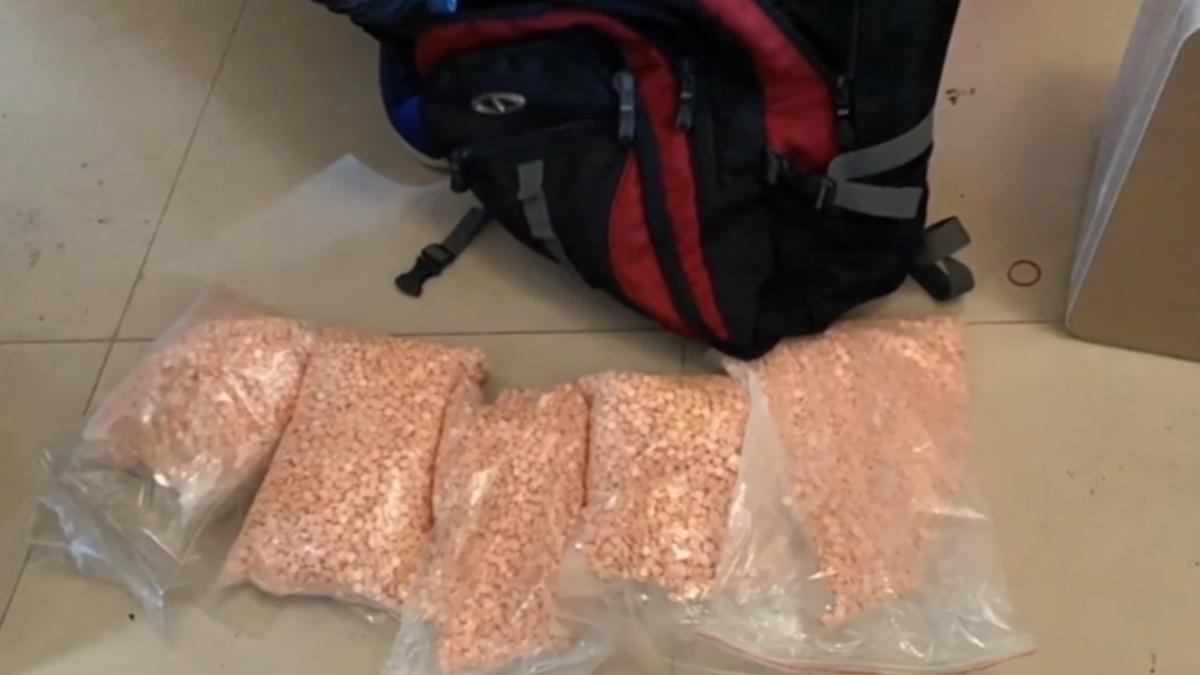 毒販寄生住姊姊家，房間變毒品分裝工廠。（圖／台北市刑大）