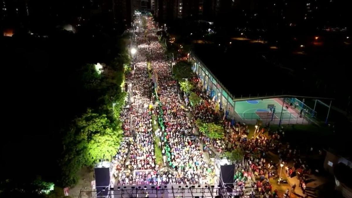 林岱樺曬出造勢活動空拍圖，可明顯看到整條街道都擠滿人潮。（圖／翻攝自林岱樺臉書）
