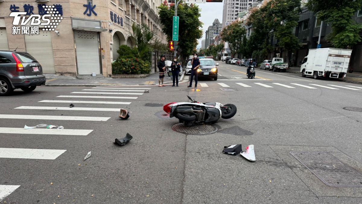 劉女一如往常騎機車上班，結果遭撞死。（圖／TVBS）