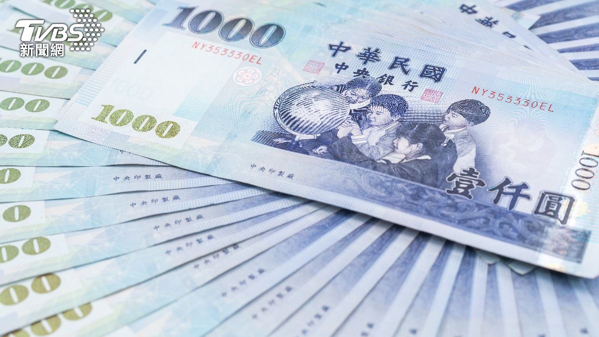 不只普發一萬！11月「19筆錢」全發下　國民年金、勞退入帳