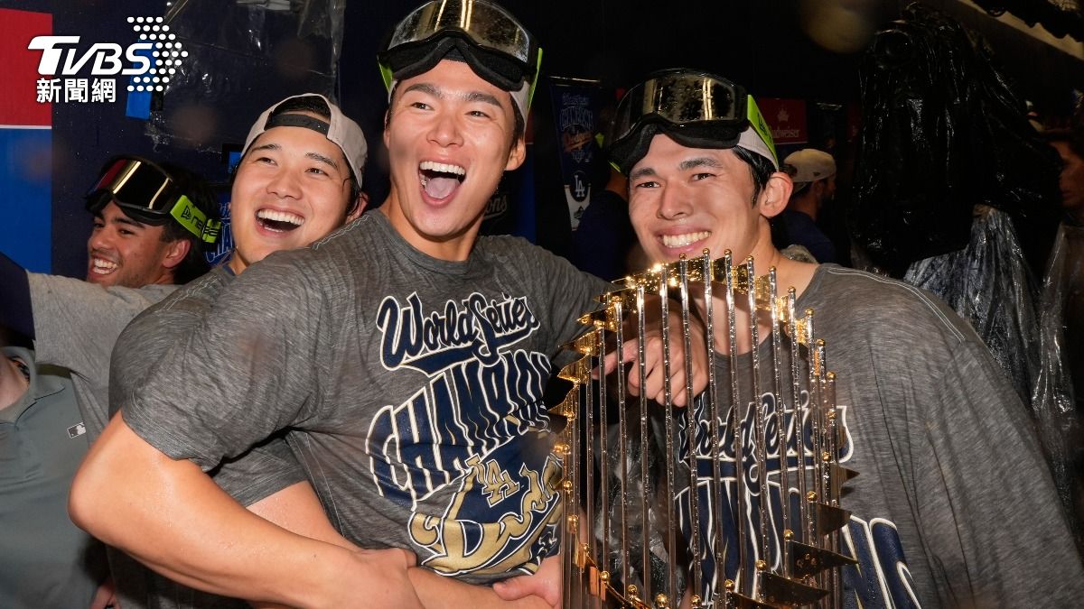 日籍三本柱慶功!大谷抱起山本由伸 教練流利日文亂入網笑翻