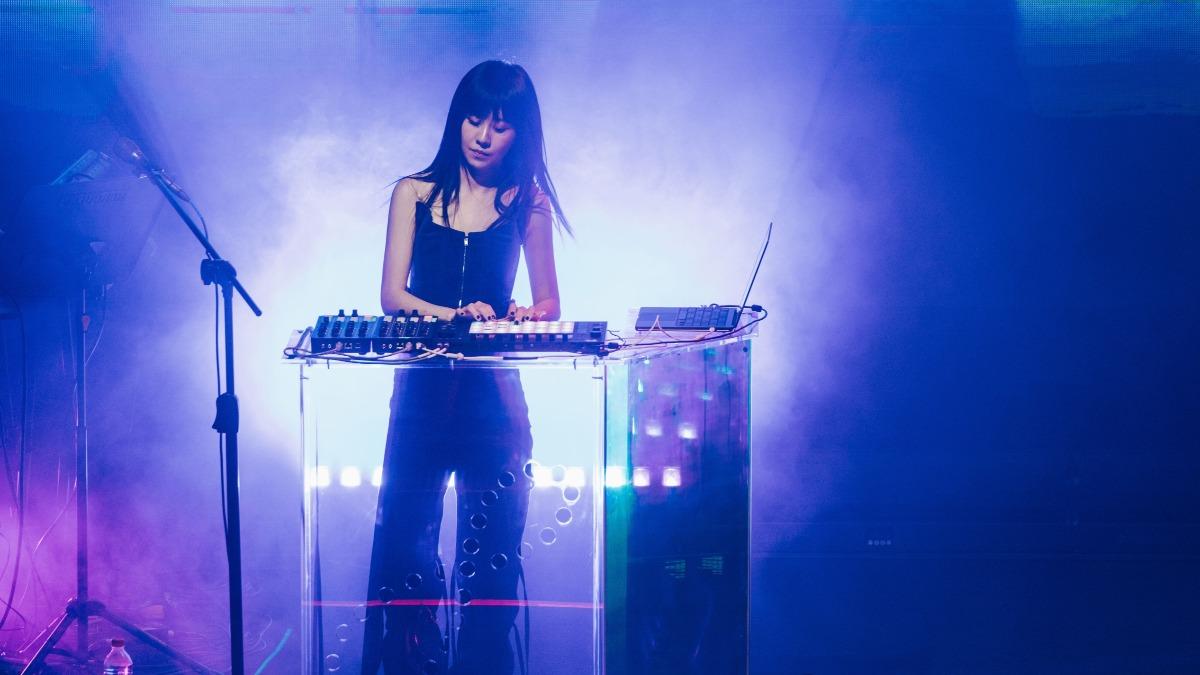 白安以DJ身分登台演出。（圖／相信音樂提供）