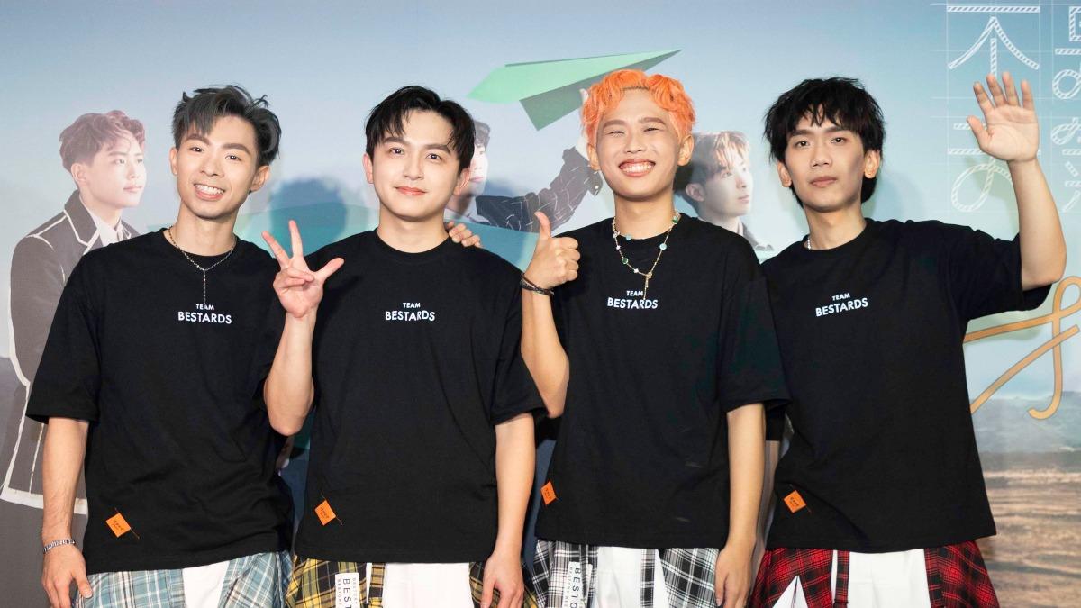 理想混蛋人氣爆棚,2場演出吸引2.2萬人朝聖,現場座無虛席。(圖/何樂音樂提供)