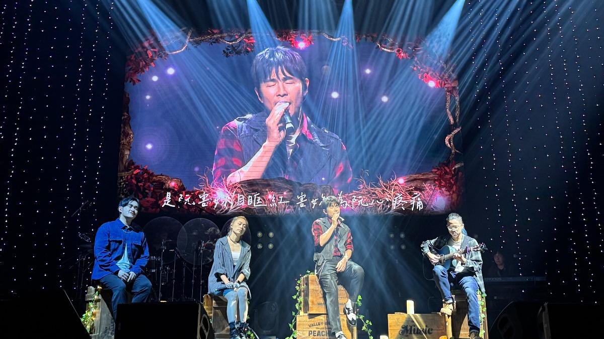 孫協志在台上放閃老公夏宇童。(圖/藝啓娛樂提供)