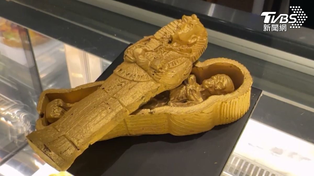 台南晶英酒店推出四人房型萬元有找,還送奇美埃及特展門票,再送古埃及造型巧克力。(圖/TVBS)