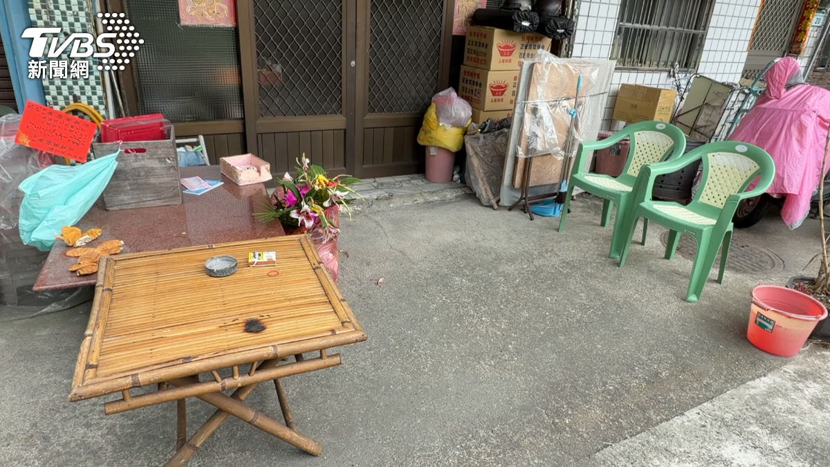 女宮主門生也有另一方面說詞「判太重了，那是那個男信徒自己來找人家麻煩，欠宮主的錢都沒有還，她應該是無罪的（圖／TVBS）