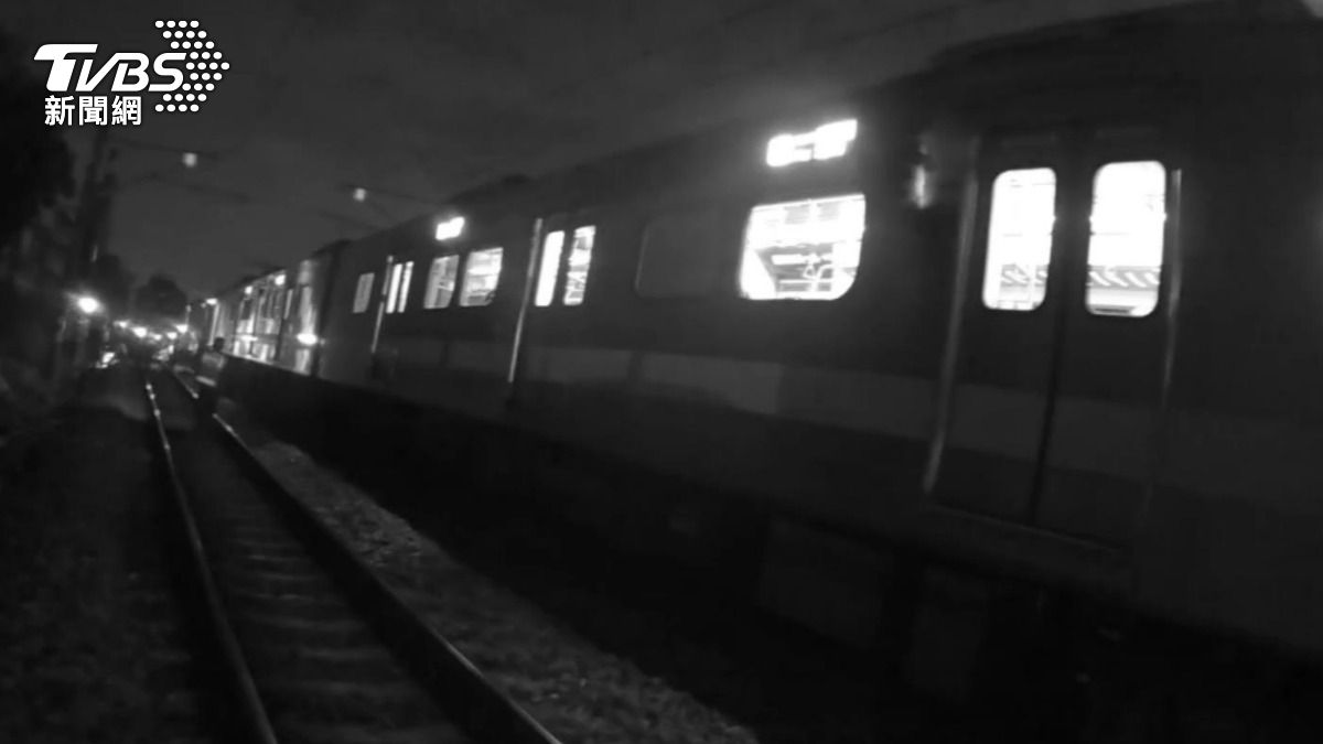 火車與行人發生車禍。（圖／TVBS）