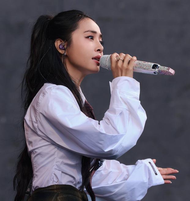 蔡依林辦戶外簽售會。(圖/翻攝自IG@warnermusictw)