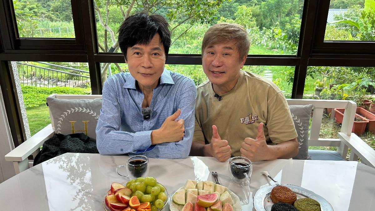 胡瓜邀請洪榮宏上節目。(圖/下面一位提供)