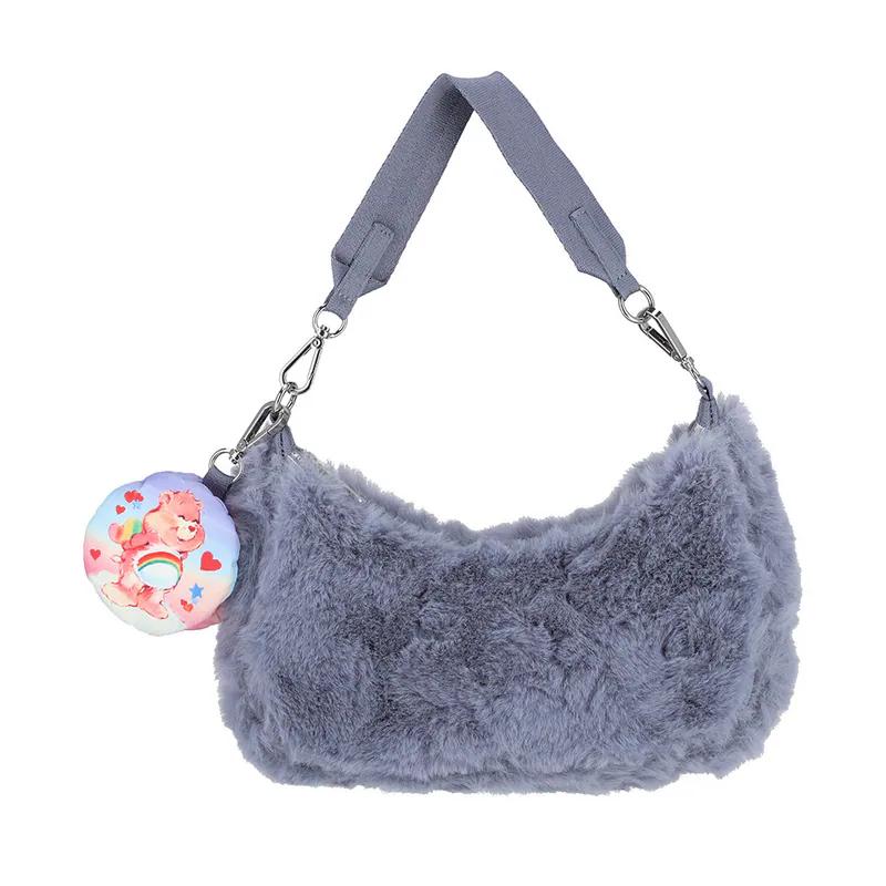 LeSportsac x Care Bears 聯名腋下包。(圖/LeSportsac官網)