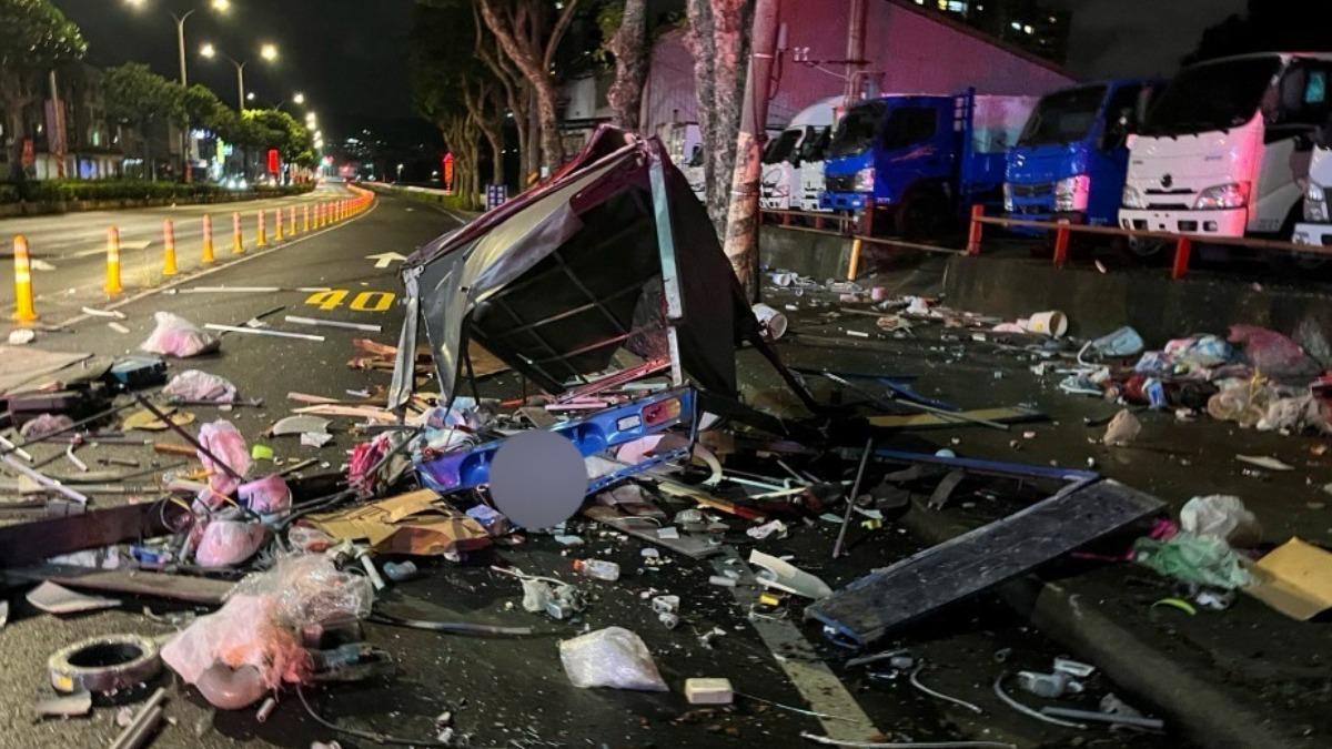搜出煙彈！男子開車涉毒駕疑似恍神　釀貨車失控甩衝燈桿駕駛不治