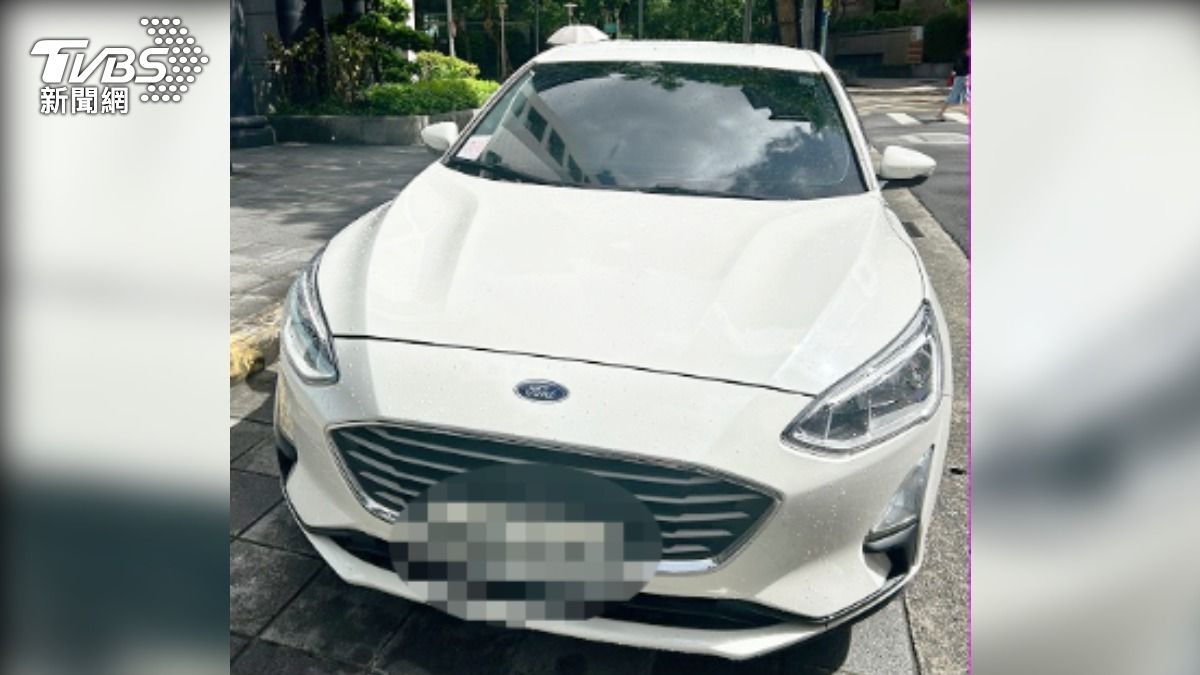士林分署拍賣2019年白色福特汽車。(圖/TVBS)