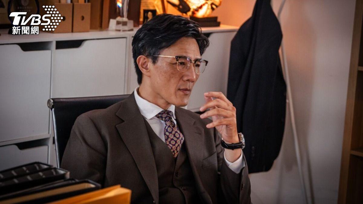 蔣偉文在劇中扮老妝。(圖/TVBS)