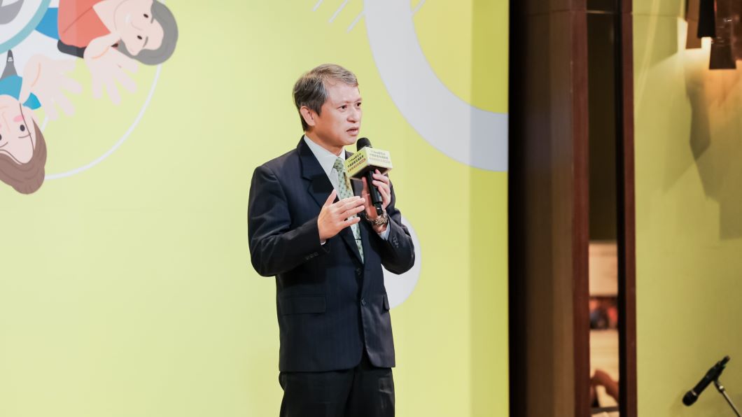 新北市勞工局今(4)舉辦「中高齡者及高齡者友善職場認證表揚」，共50家企業獲證。（圖片來源：新北市政府勞工局）