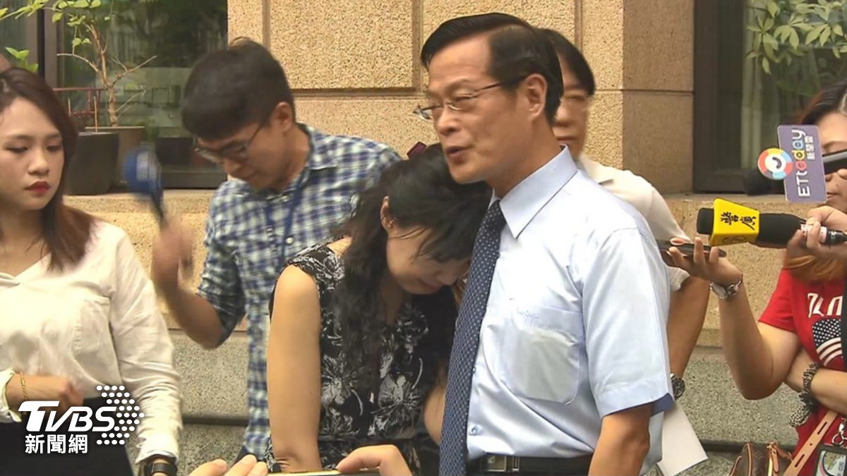 最高法院法官周盈文與法官妻楊絮雲。(圖/TVBS資料畫面)