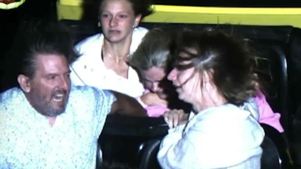 女童搭雲霄飛車「安全帶突鬆脫」 前排夫妻緊抓不放畫面曝