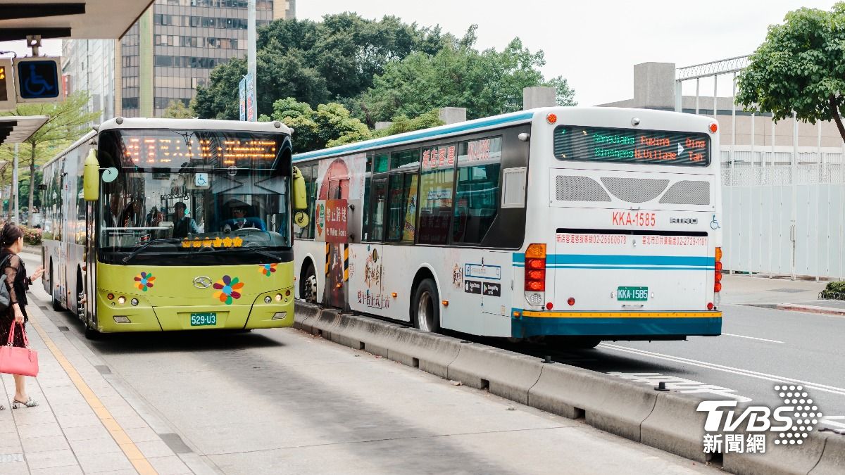 學測交管看這！新北7考場開放紅線臨停　公車加密班次助應考