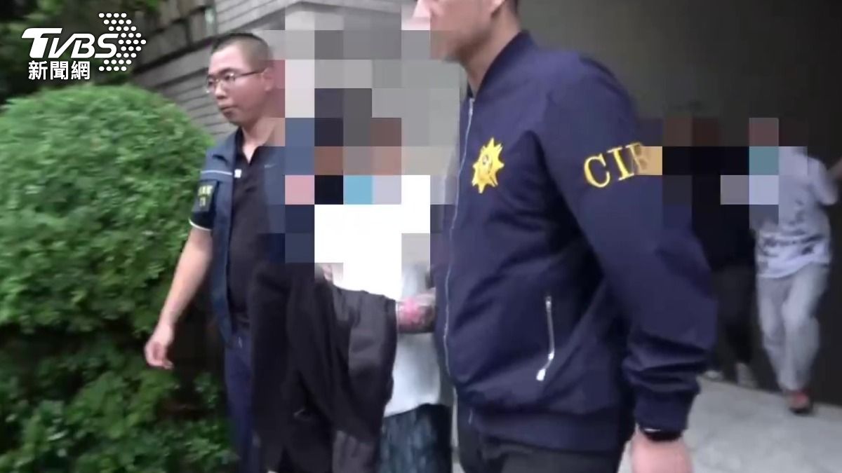 嫌犯遭警方移送法辦。（圖／TVBS）