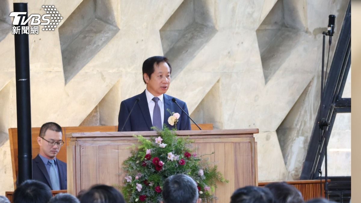 校長張國恩強調：「愛東海，就要勇於改變，讓變革與活力成為我們永續前進的力量。」(圖/東海大學 提供)