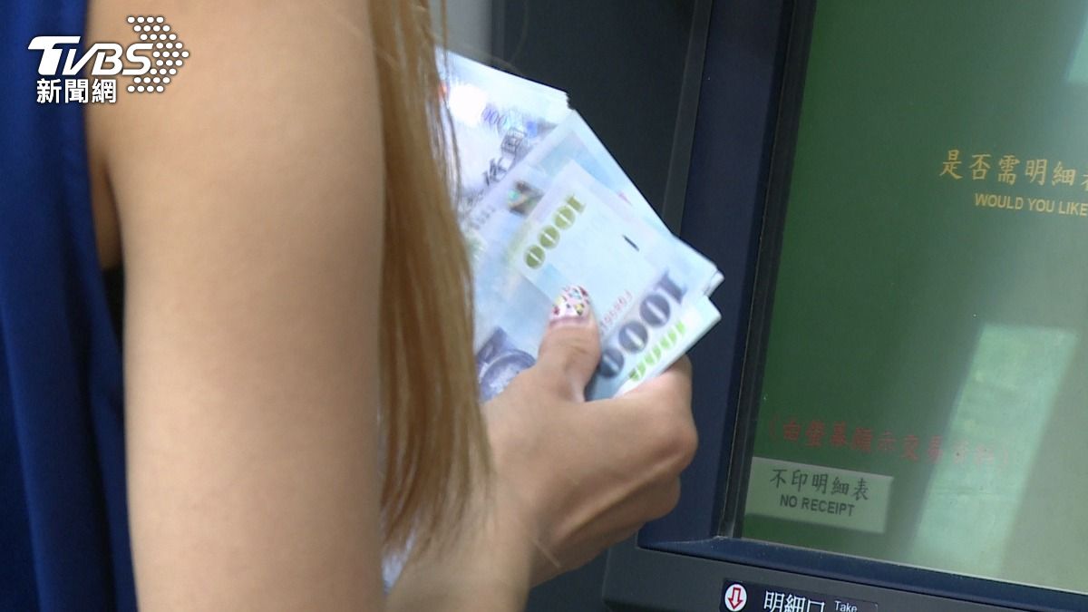 「熱心網友」代辦普發1萬快速入帳!他刷存摺傻住:太可惡
