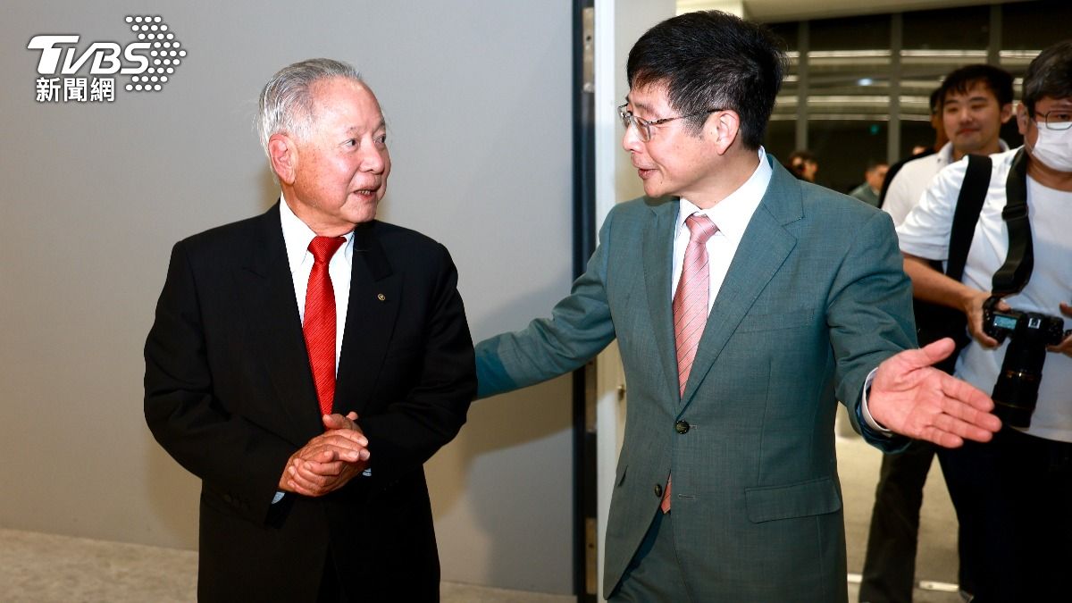 玉山金董事長黃男州(右)與三商人壽董事長翁肇喜(左)。(圖/華子琛攝)