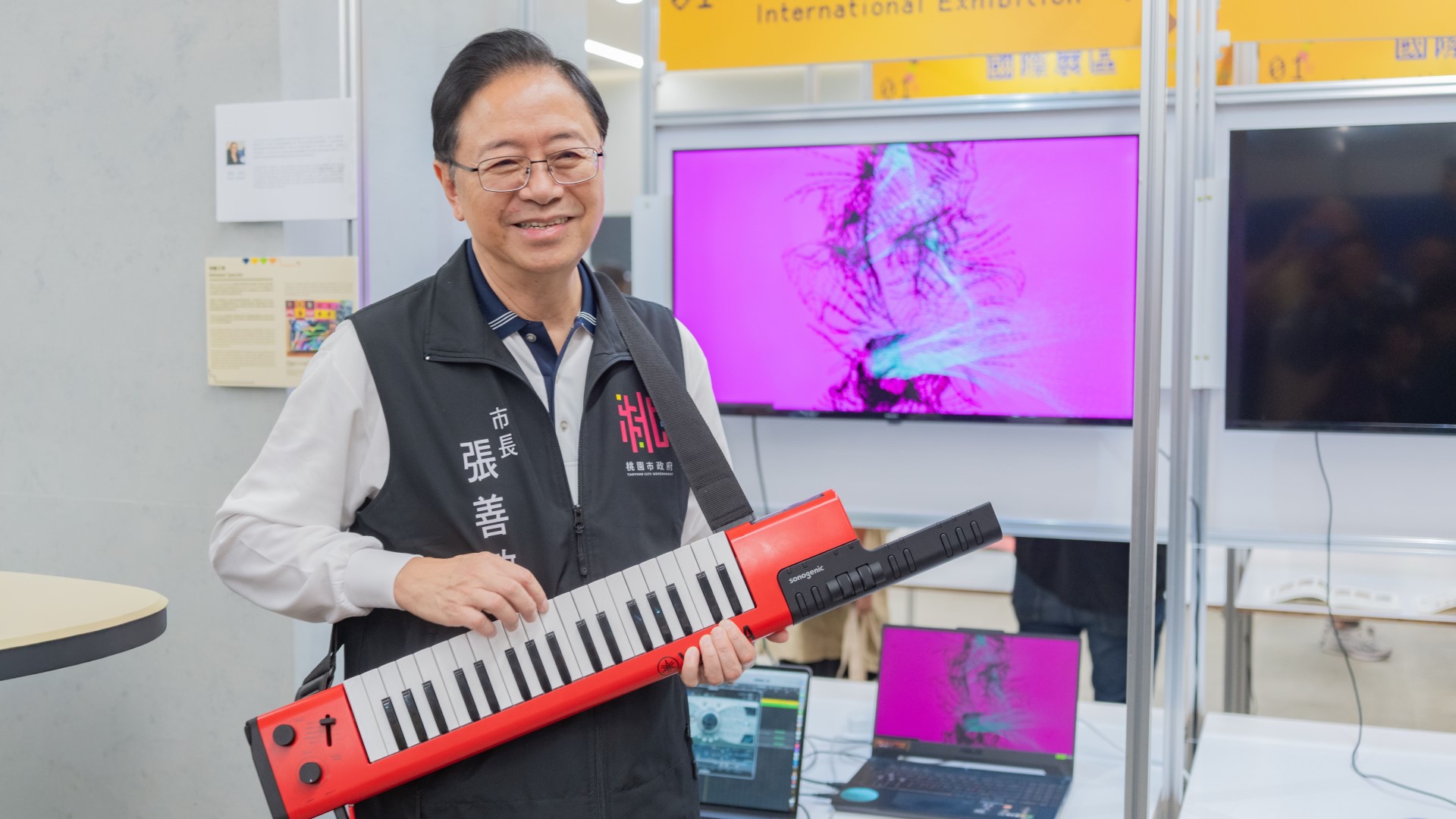 ▲張善政市長體驗展區作品。(圖片來源:桃園市政府)