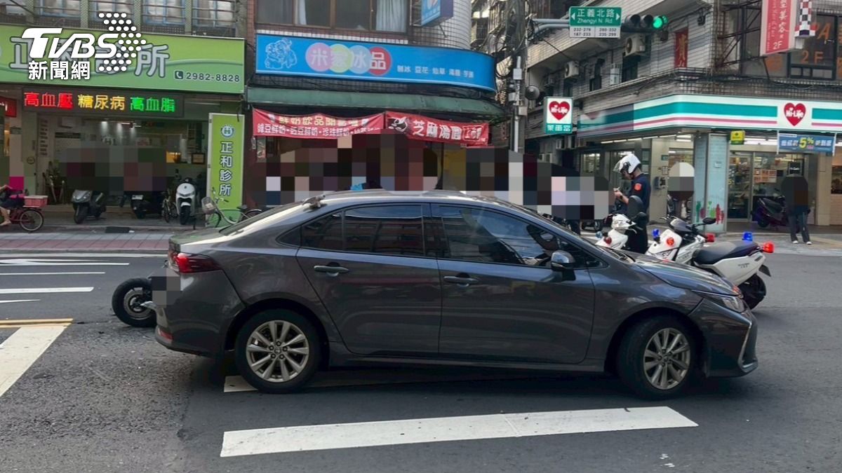 肇事違規轎車。(圖/TVBS)