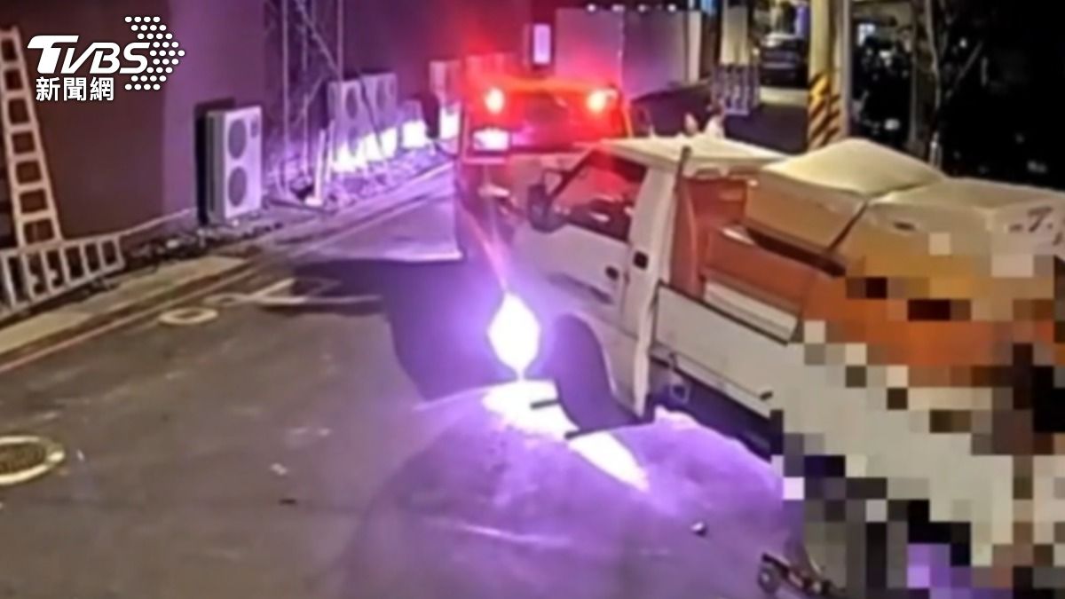 家具行老闆吃晚餐,把貨車違規停在紅線上,沒想到遭到拖吊。(圖/TVBS)
