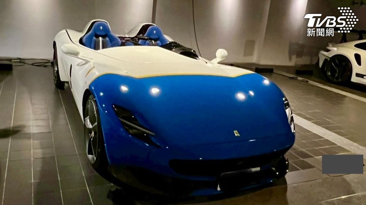 沒擋風玻璃沒窗戶的Ferrari Monza SP2也被查扣。(圖/調查局提供)
