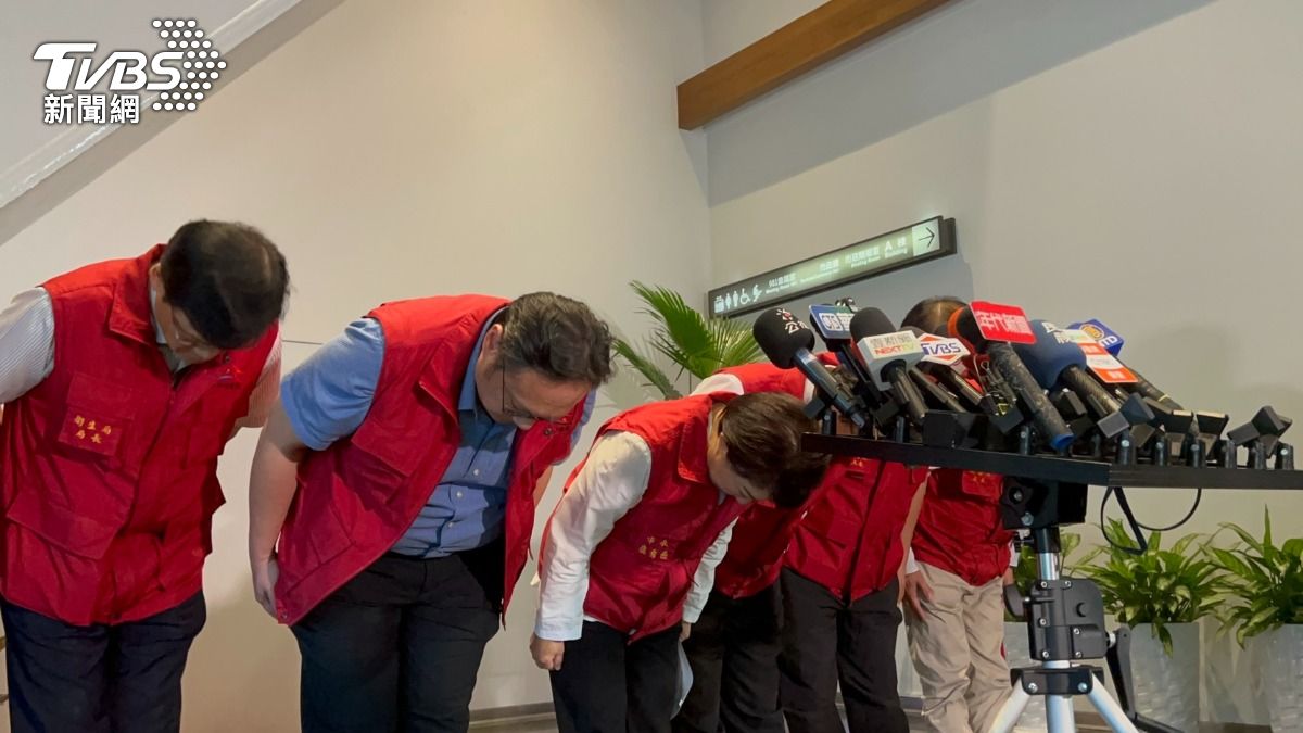 非洲豬瘟台中3首長拔官 盧秀燕鞠躬道歉:媽媽做不好一樣要改進