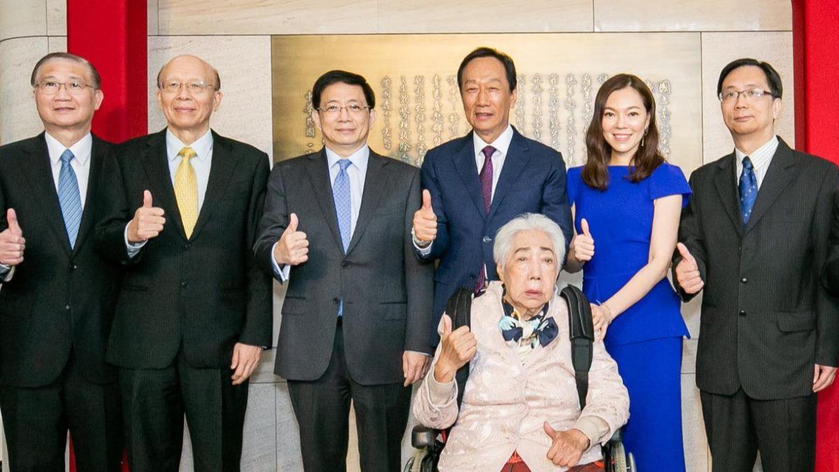 郭台銘母親初永真是鴻海背後推手。（圖／郭台銘臉書）