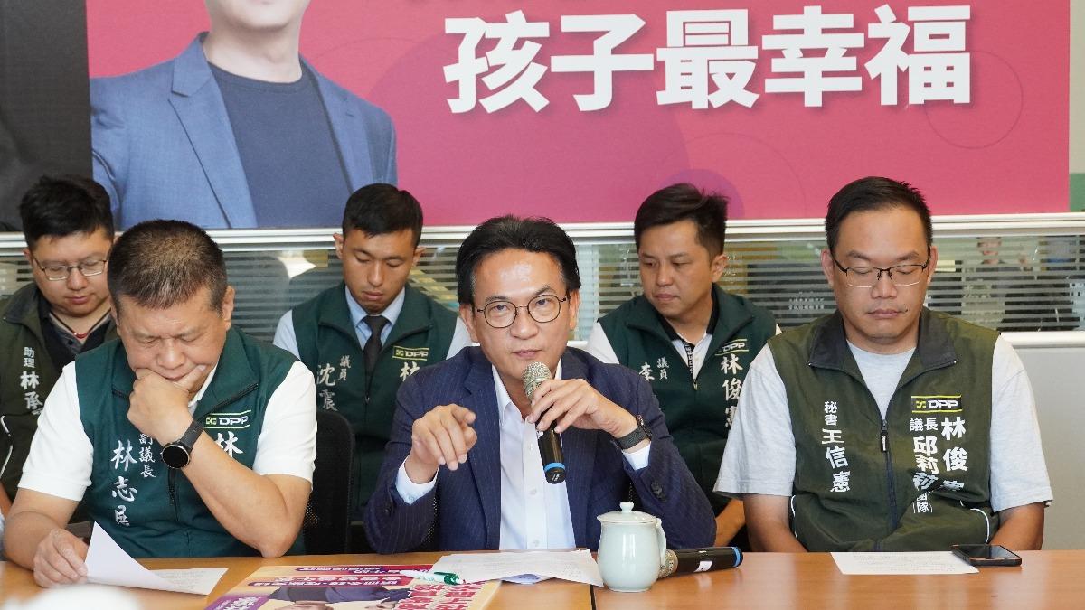 讀書、育兒、喝牛奶都免費! 林俊憲端育兒政策:家長零負擔