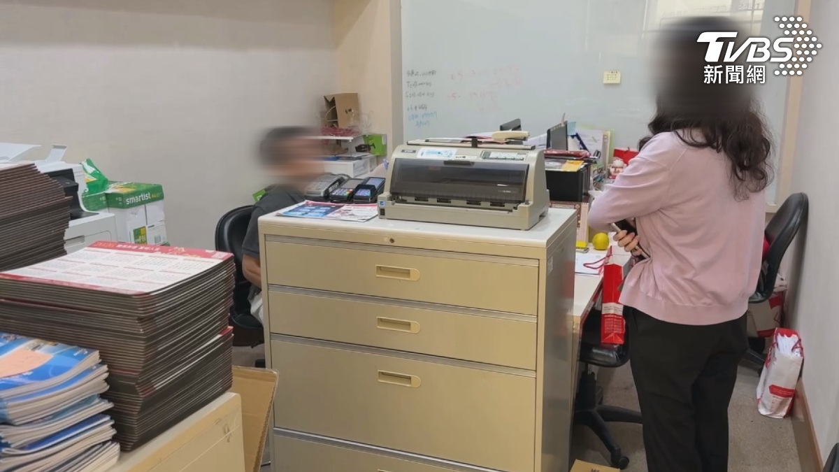 面對張小姐加收住宿費的質疑，旅行社表示，是過程有誤會，住宿費已在5號完成退款，不過當事人張小姐表示並沒有收到該筆款項，只有回程時被東扣西扣退回的每人約500元台幣，到底有沒有多收錢，目前雙方各說各話。（圖／民眾提供）