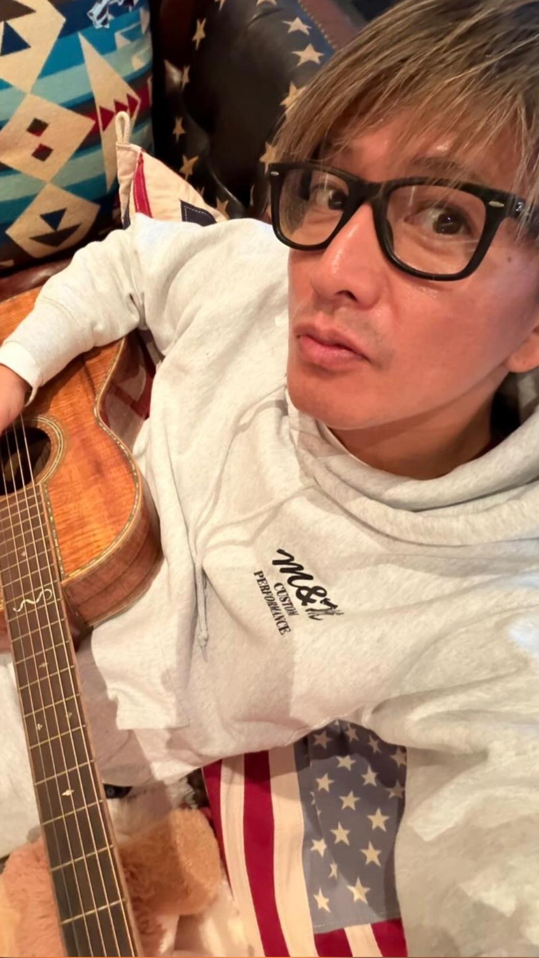 木村拓哉透露自己私下也是個很常戴眼鏡的人。(圖/翻攝自木村拓哉IG)