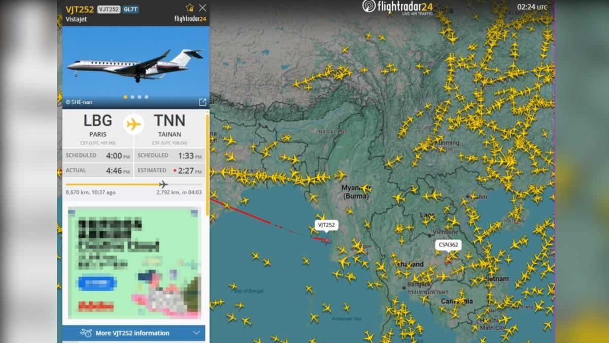 傳黃仁勳從巴黎搭機,將於今日下午抵達台南。(圖/翻攝自flightradar24)