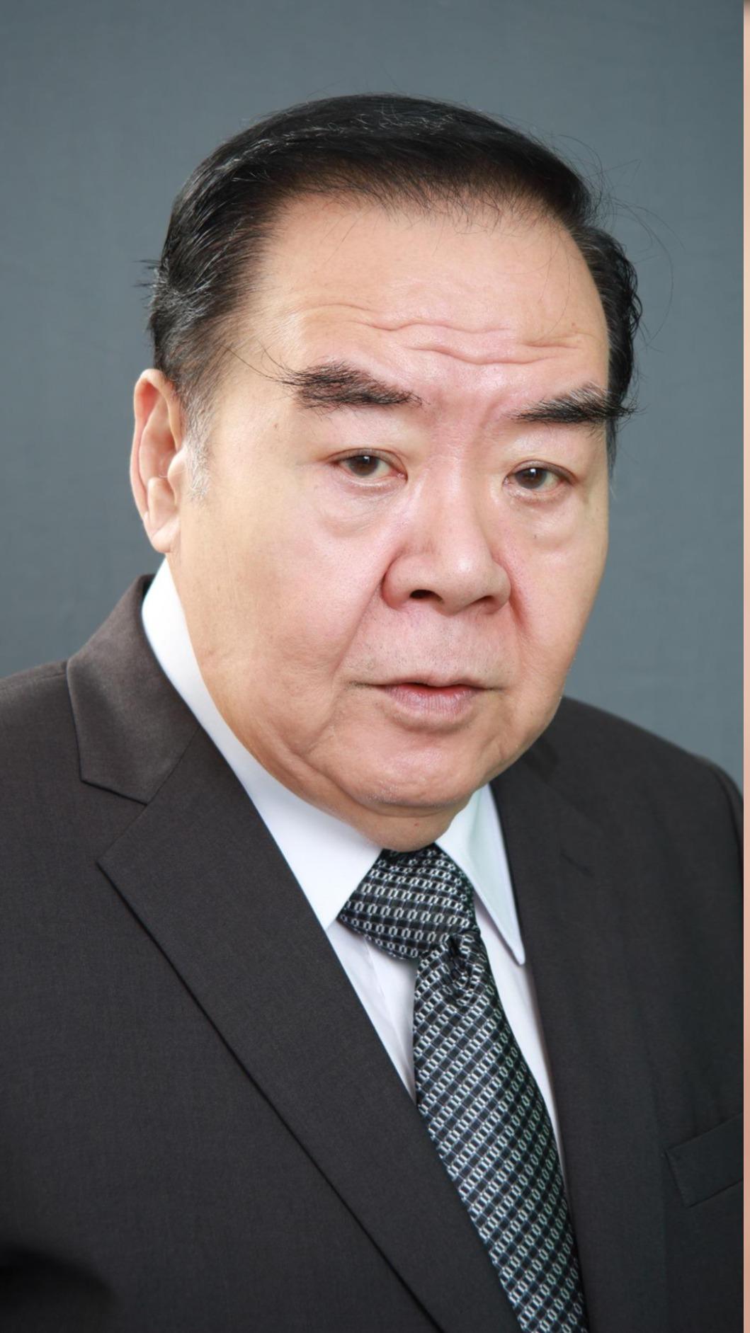 鄭則仕日前才推出TVB溫馨喜劇《神耆小子》。(圖/年代提供)