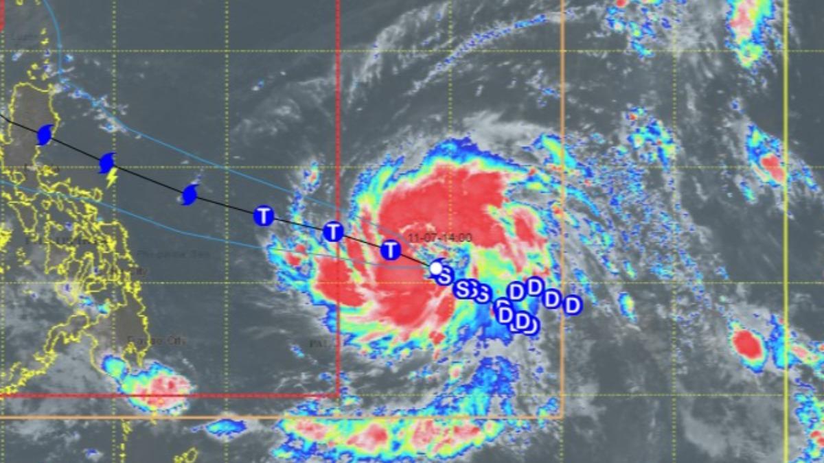 鳳凰颱風最快「明晚成超級颱風」！　菲氣象局預測登陸時間點
