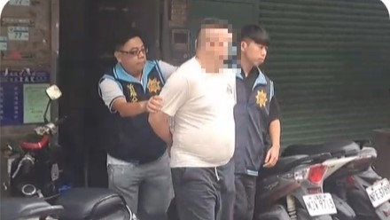 新北警查緝竹聯幫仁堂明仁會分會長,經檢察官依組織犯罪防制條例第4條第3項「成年人招募未滿十八歲之人加入犯罪組織」起訴。(圖片來源:新北市政府警察局)