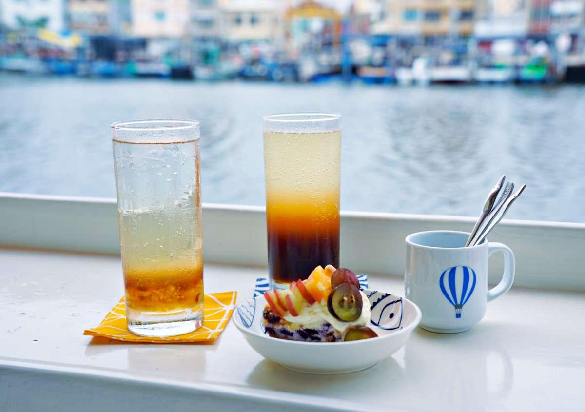 店內座位有限,每人低消一杯飲品。(圖/美食好芃友提供)