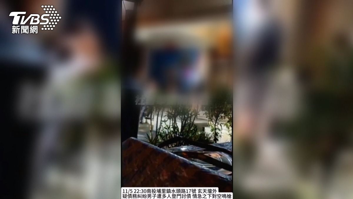 南投男開槍討債片瘋傳！原來是「假槍演戲」　警方不領情送辦。(圖／社會事新聞影音)    