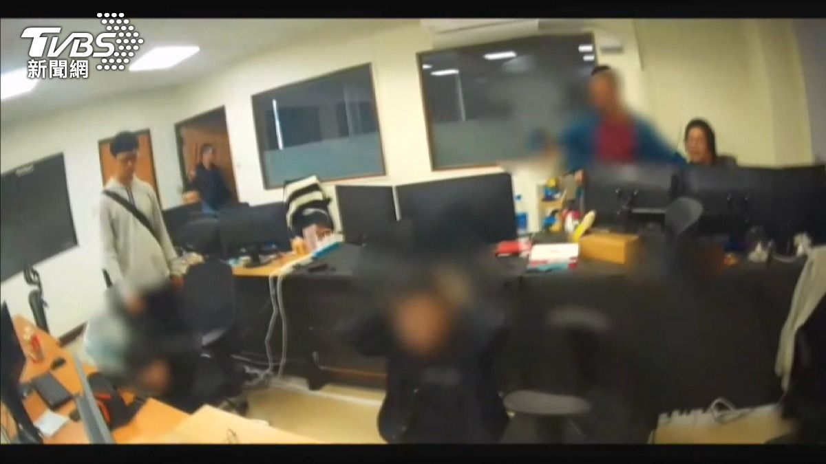 運彩賭盤藏陷阱!「贏錢不出金」台中詐騙集團栽了。(圖/TVBS)
