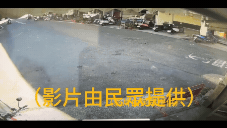 電動代步車和休旅車發生碰撞。(圖/TVBS)