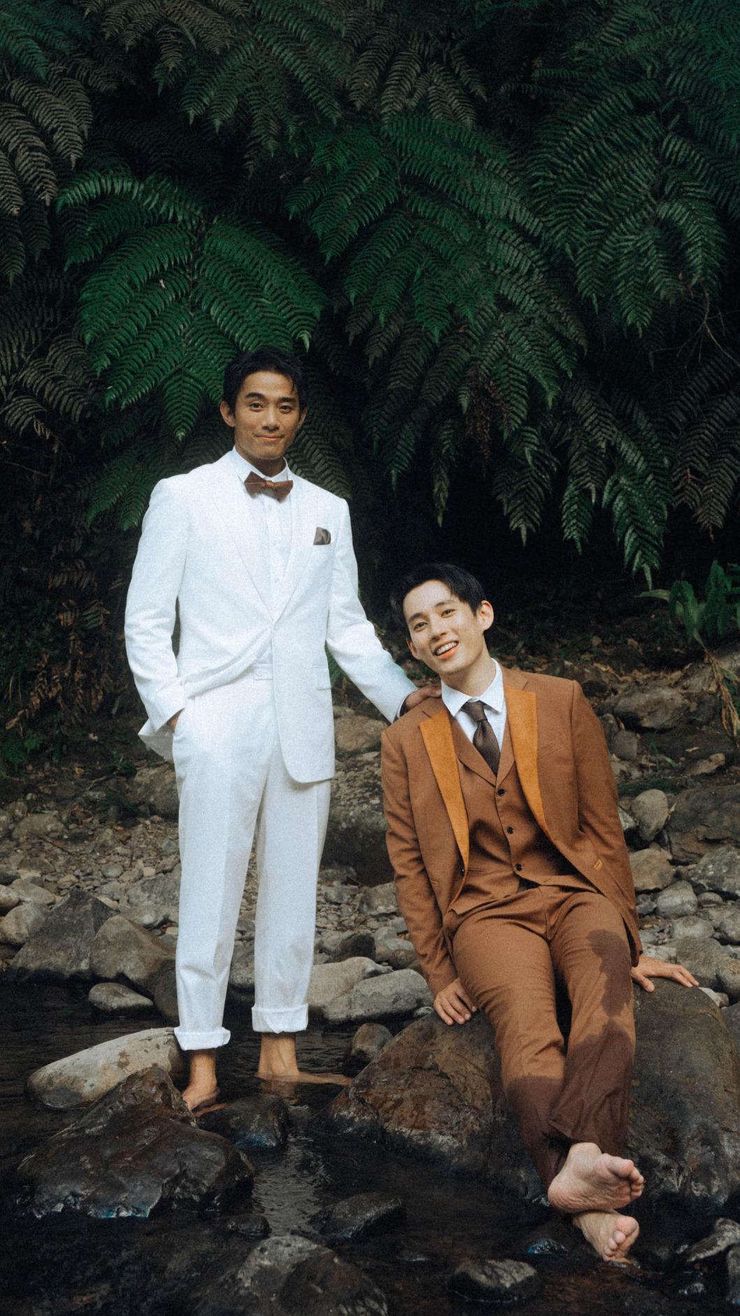 初孟軒(左)和徐鈞浩都對這場森林結婚戲印象深刻。(圖/公視+提供)