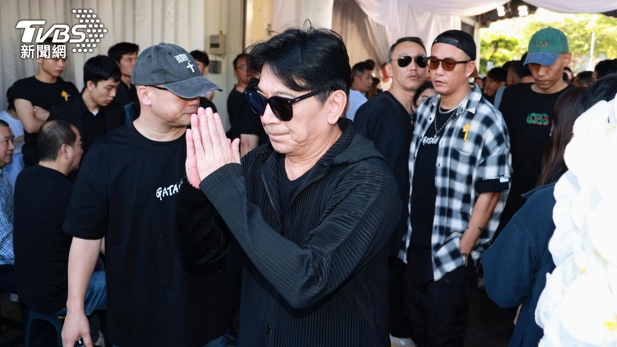 直擊/《角頭》40人大軍為顏正國送行 影后楊貴媚不捨:從小看他長大