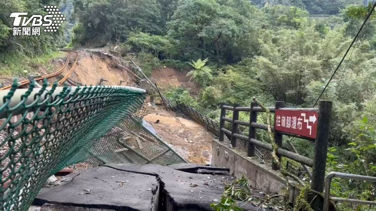 平溪線因近期強降雨,全區間全面停駛。(圖/TVBS)