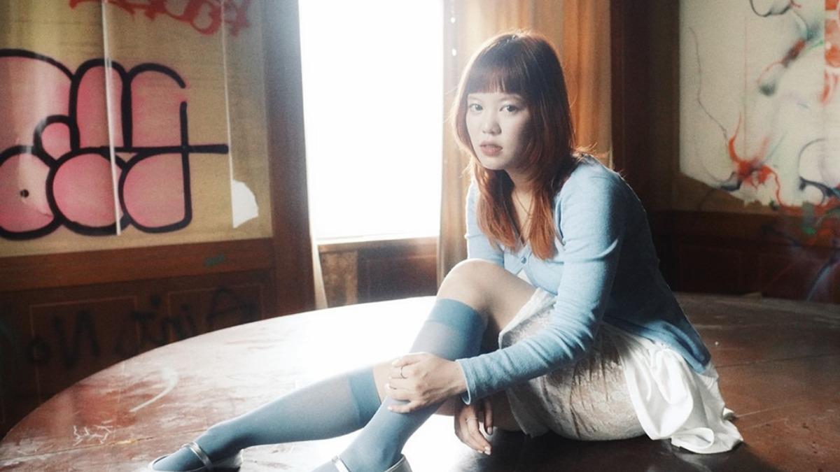 ana推出首張專輯《Final Girl》，打造結合客語及英語的驚豔作品。（圖／東城音樂提供）