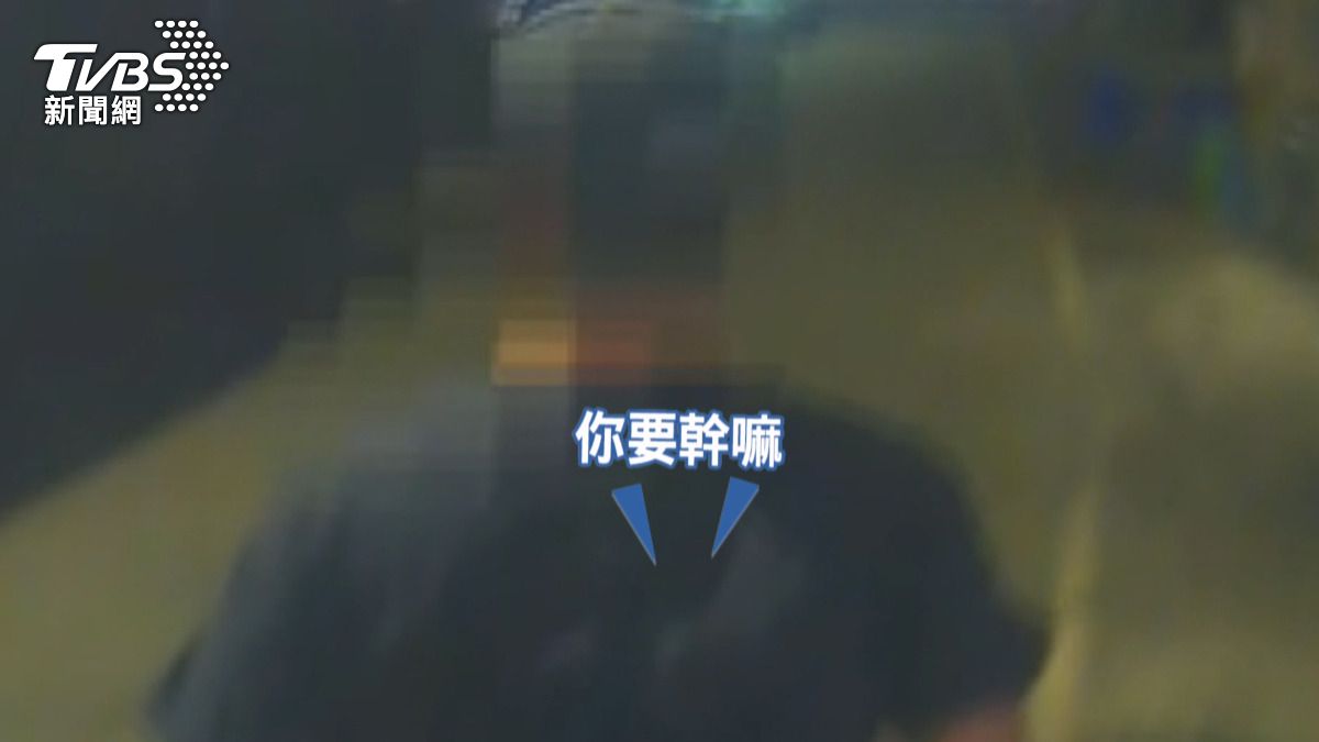 凌晨躲貓貓！台中通緝犯狂奔3路口「躲車底」　熱心民眾一句話讓他栽了。(圖／警方提供) 